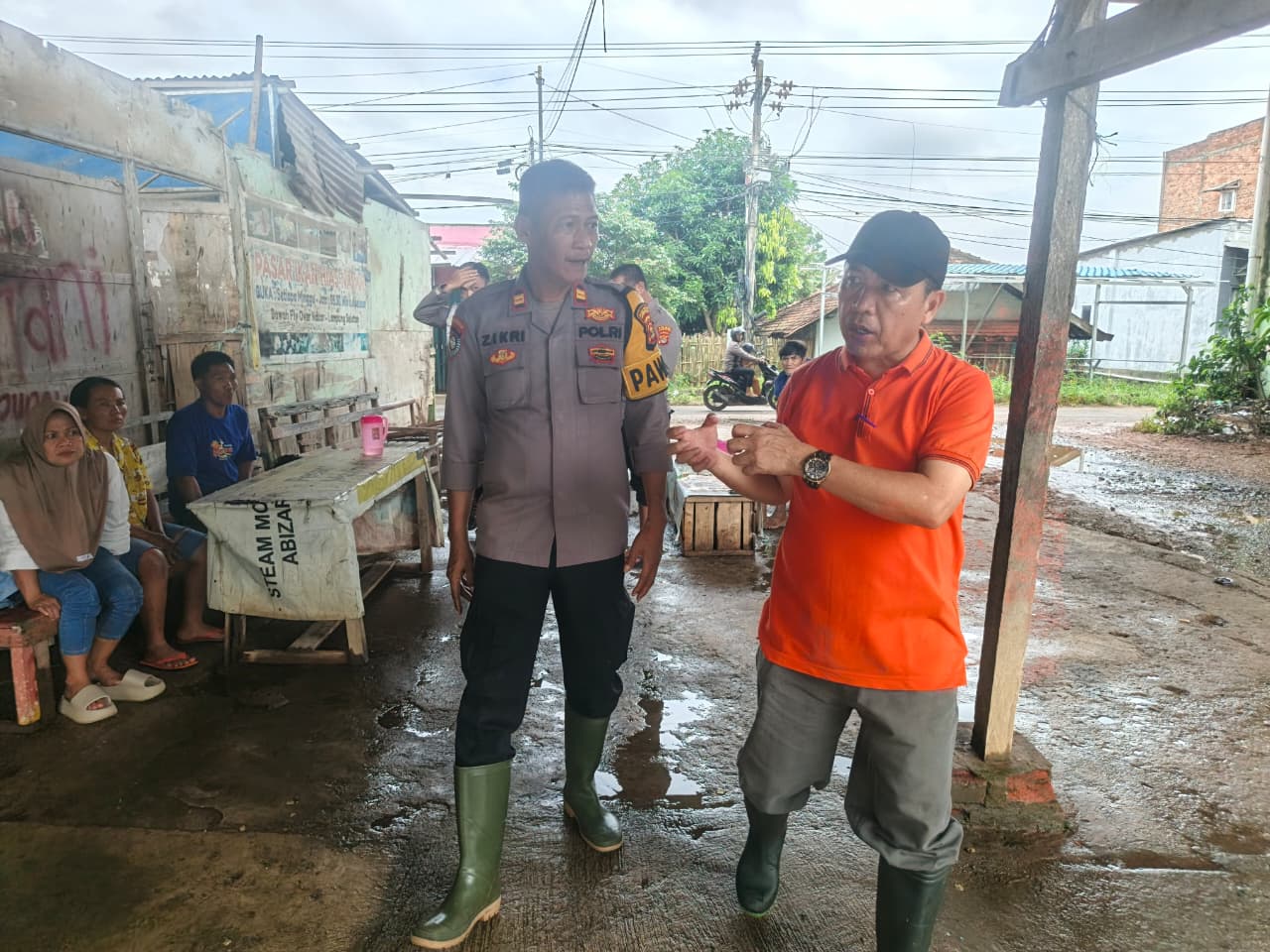 Banjir Rendam 53 Rumah di Dusun 10 Desa Natar Kecamatan Natar, Plt. Kalaksa BPBD Lampung Selatan Turun Langsung Pantau Penanganan